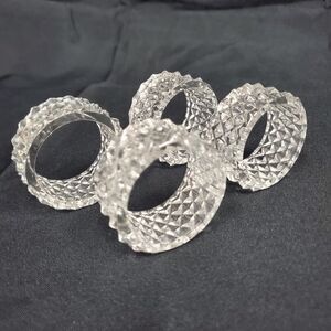 LOVELY VINTAGE SET OF 4 FOSTORIA ELEGANT GLASS AMERICAN NAPKIN RINGS